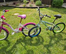 2 kids bicycles