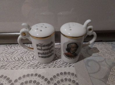 Novelty set of Salt & Pepper set