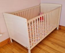 Baby Elegance cot & Mattress