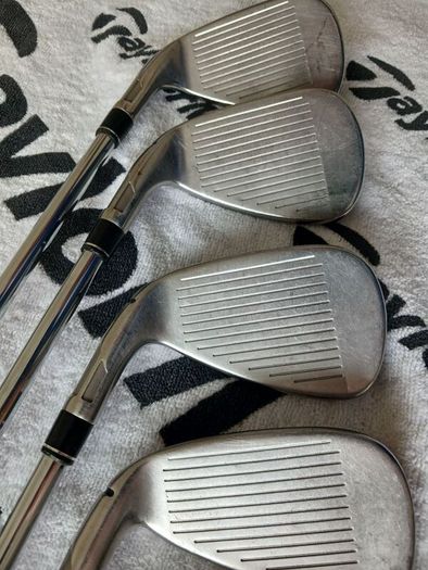 Taylormade Stealth Irons RH Gents Stiff 5-PW