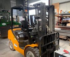 Industrial Machinery. Balers Wrappers forklifts