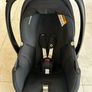 Maxi Cosi Car Seat and isofix base Image 6