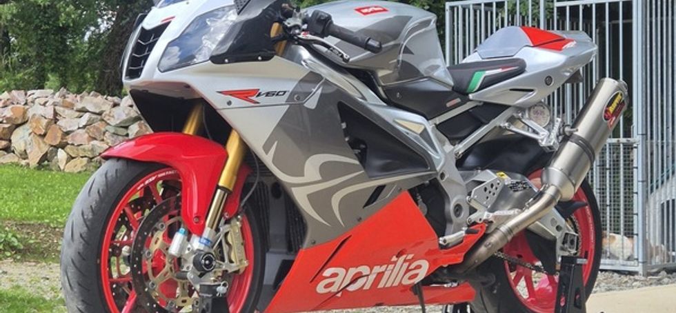 2008 Aprilia RSV1000R