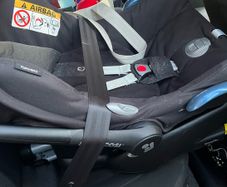 Maxi cosi infant seat with isofix