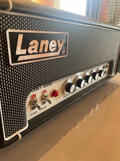 Laney LA Studio.