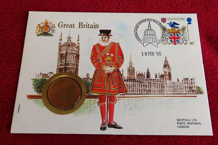 Collectors lot Vintage UK coins sets & coin stamp covers