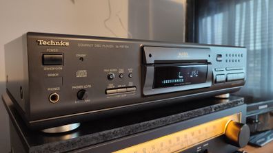 Technics SL-PS770A CD player. High model. Like NEW!