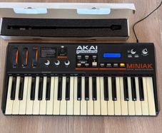 Akai MINIAK Virtual Analogue Synthesizer & Vocoder