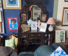chiffonier
