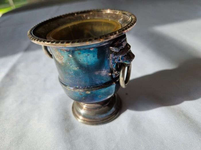 Vintage Viners Of Sheffield Silver Plated Lion Head Ringed Urn/Vase Lined