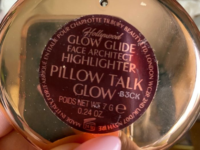Charlotte Tilbury Glow Glide highlighter