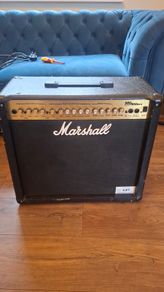 Marshall 100dfx and footswitch.