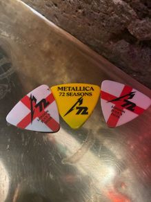 metallica london day 1 pick for trade
