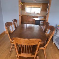 Large Extendable Wooden Dining Table & 6 Chairs
