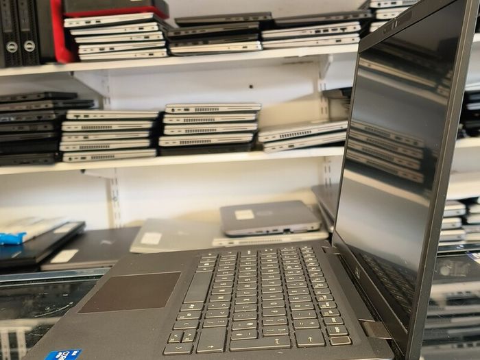 Dell Latitude 7320 - 13.3" Full HD Core i7-1185G7 (11th Gen) 16GB RAM 500GB SSD  Windows 11 Pro