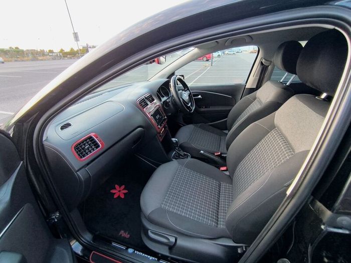 2016 Volkswagen Polo 1.2 TSI Automatic 40,000km