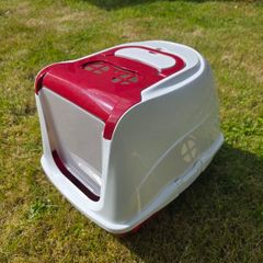 Cat litter box