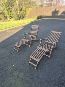 solid wood teak sunlounger / deck chair