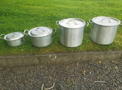 Aluminium cooking pots