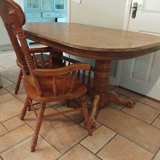 Kitchen 6ft extendable table and 3 chairs