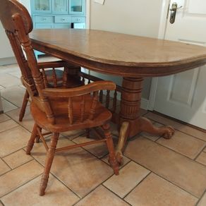 Kitchen 6ft extendable table and 3 chairs