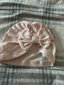 Girls hat 6/12 mths