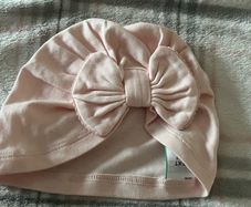 Girls hat 6/12 mths
