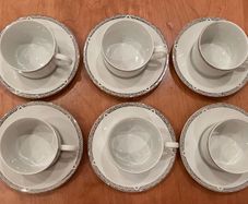 2004 Vintage Royal Doulton Platinum Collection 6 Tea Cups and Saucers