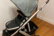 UPPAbaby Vista Chassis + Main Seat + Rain cover &amp; more