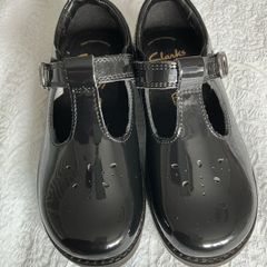 Clarks T Bar Patent girls shoes 11F