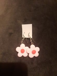 pink daisy earrings