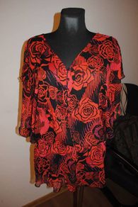 Lovely top red/black size UK16/18 EU44/46 Postage included