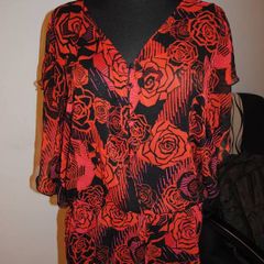 Lovely top red/black size UK16/18 EU44/46 Postage included