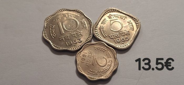 Coins,pound,cent,dollar,penny,rupee,millieme,fils,shilling,centavos,pesos,piastre,paise,pesetas,ore