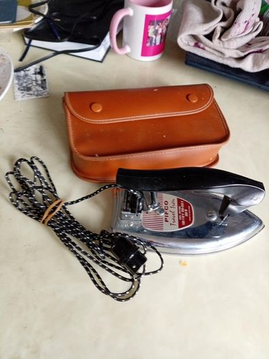 vintage pifco travel iron