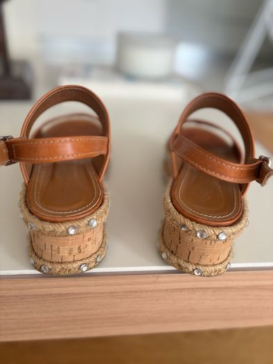 High-quality Italian leather tan sandals