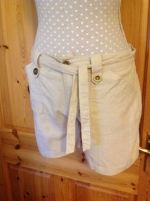 Size 8 Cream Linen Blend Shorts