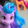 Large Izzy Moonbow Brushable 6 inch MLP G5 My Little Pony Hasbro 2021 Image 4