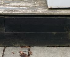 3 x 8ft sleepers painted black and some off cuts 2ft and  3ft