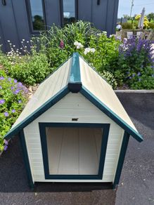 Dog Kennel / Dog House