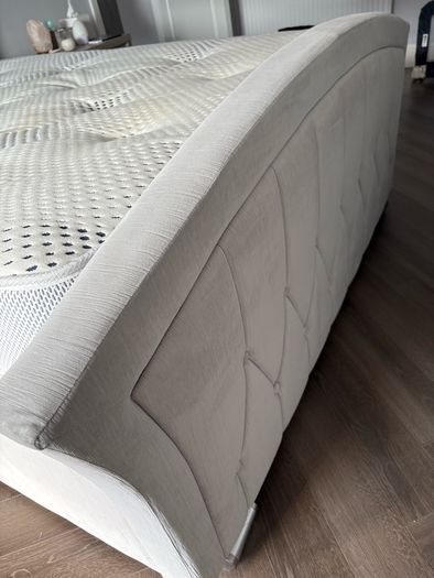Double ottoman bed