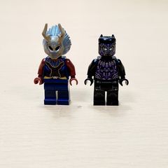 LEGO Marvel Black Panther and Killmonger minifigures bundle