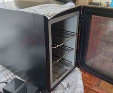 wine cellar,fridge