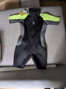 kids wetsuit