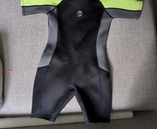 kids wetsuit