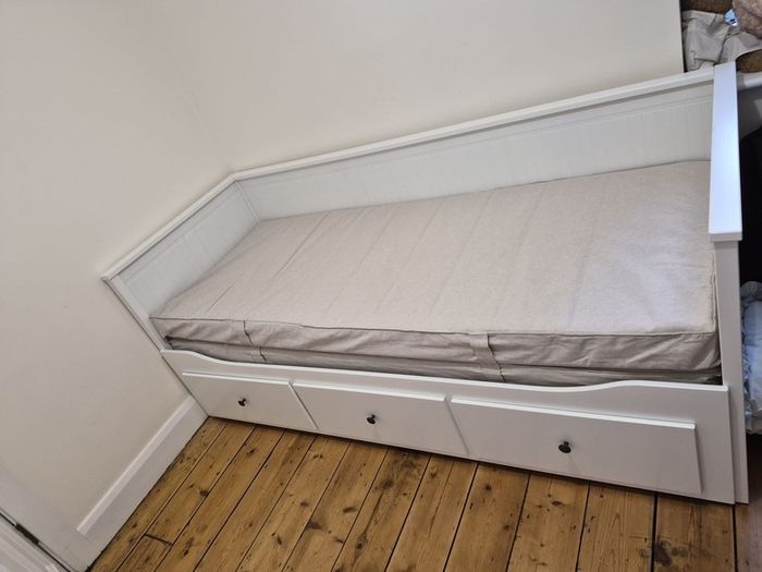 Ikea Henmes Daybed single and king size