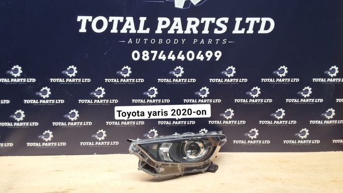Toyota yaris 2020-on headlight