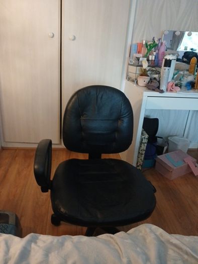 Free black desk chair