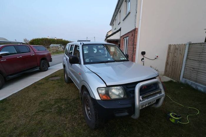 2000 Mitsubishi Pajero 3.5 V6 petrol