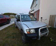 2000 Mitsubishi Pajero 3.5 V6 petrol
